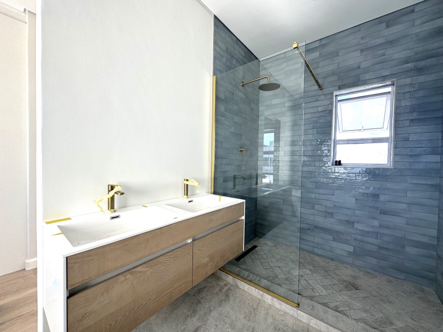 4 Bedroom Property for Sale in Sandown Western Cape